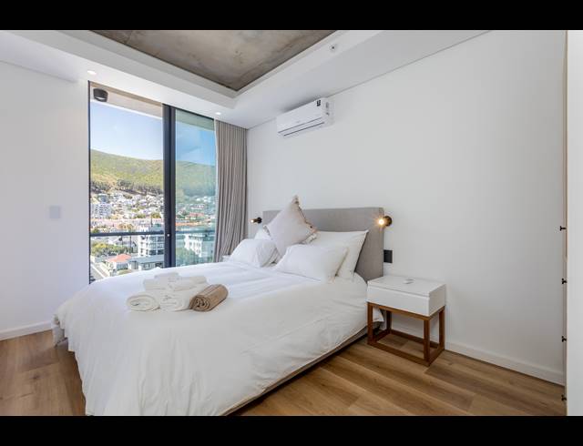 1 BEDROOM APARTMENT TO LET IN SEA POINT